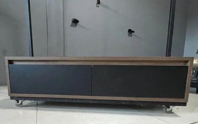 Arara de roupas com 2 gavetas e rodinhas - Foto 5