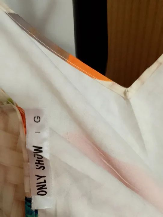 Macacão estampado floral, seda usado duas vezes e de excelente qualidade  - Foto 4