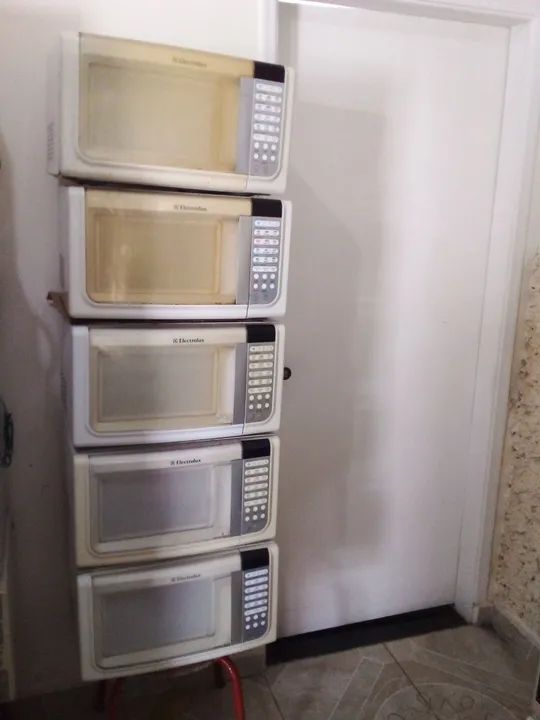 Lote 5 Fornos Micro-ondas Electrolux 31 litros 110V- Oportunidade! - Foto 3