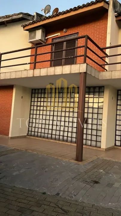 Vende-se Sobrado Charmoso em Condomínio Fechado Próximo à Praia Martim de Sá, Caraguatatub