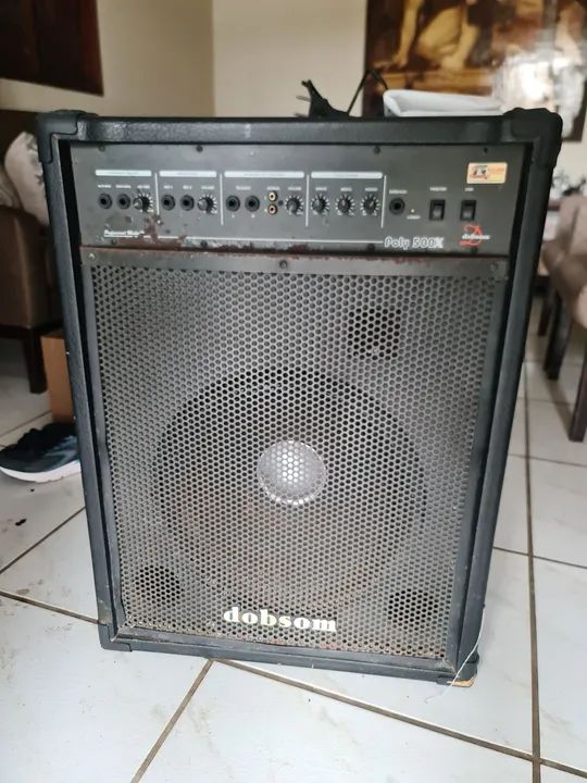 Caixa de som amplificada 