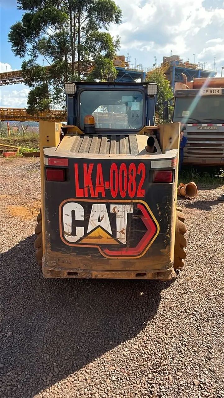 Mini Carregadeira Caterpillar 226B - Foto 4