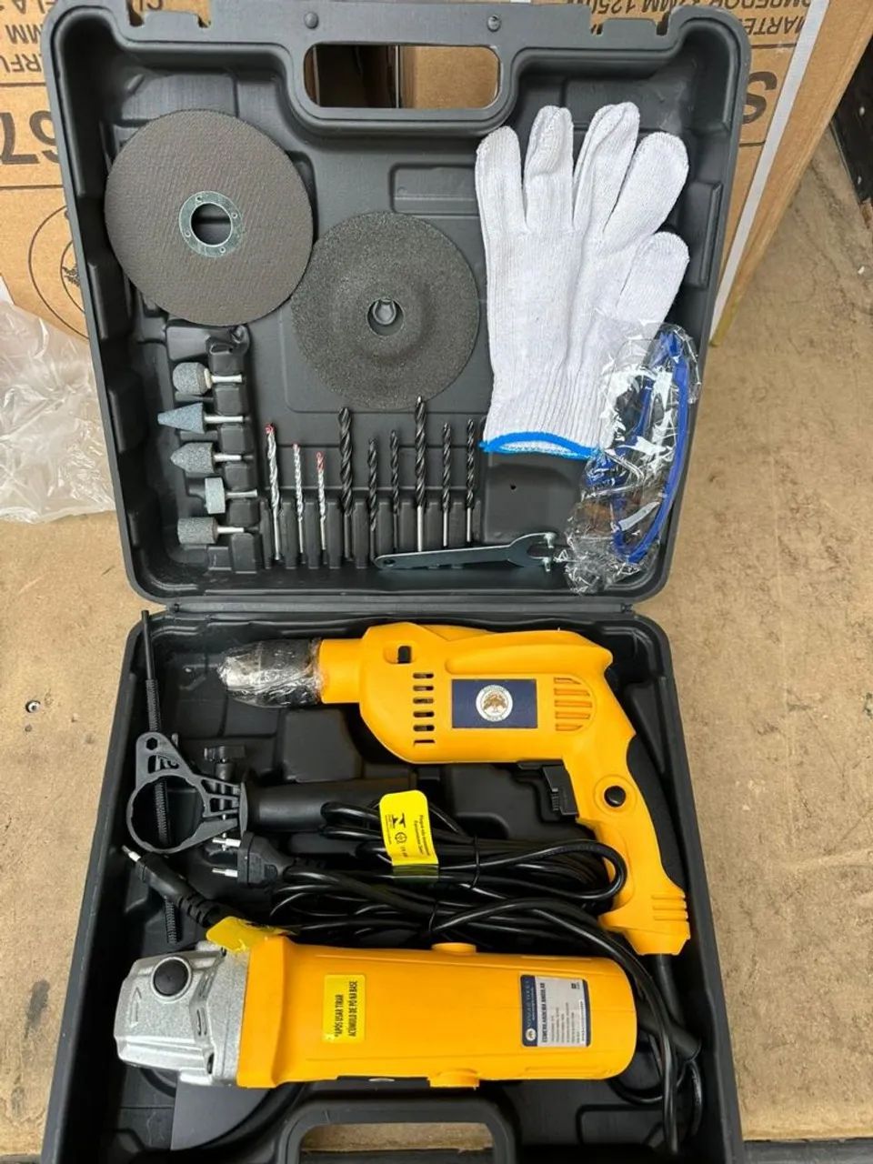 Kit Furadeira e lixadeira completo de ferramentas elétricas