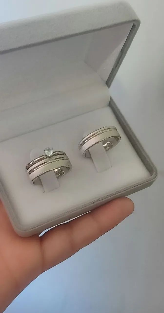 Par Alianças 6mm acetinado com friso+Solitário 