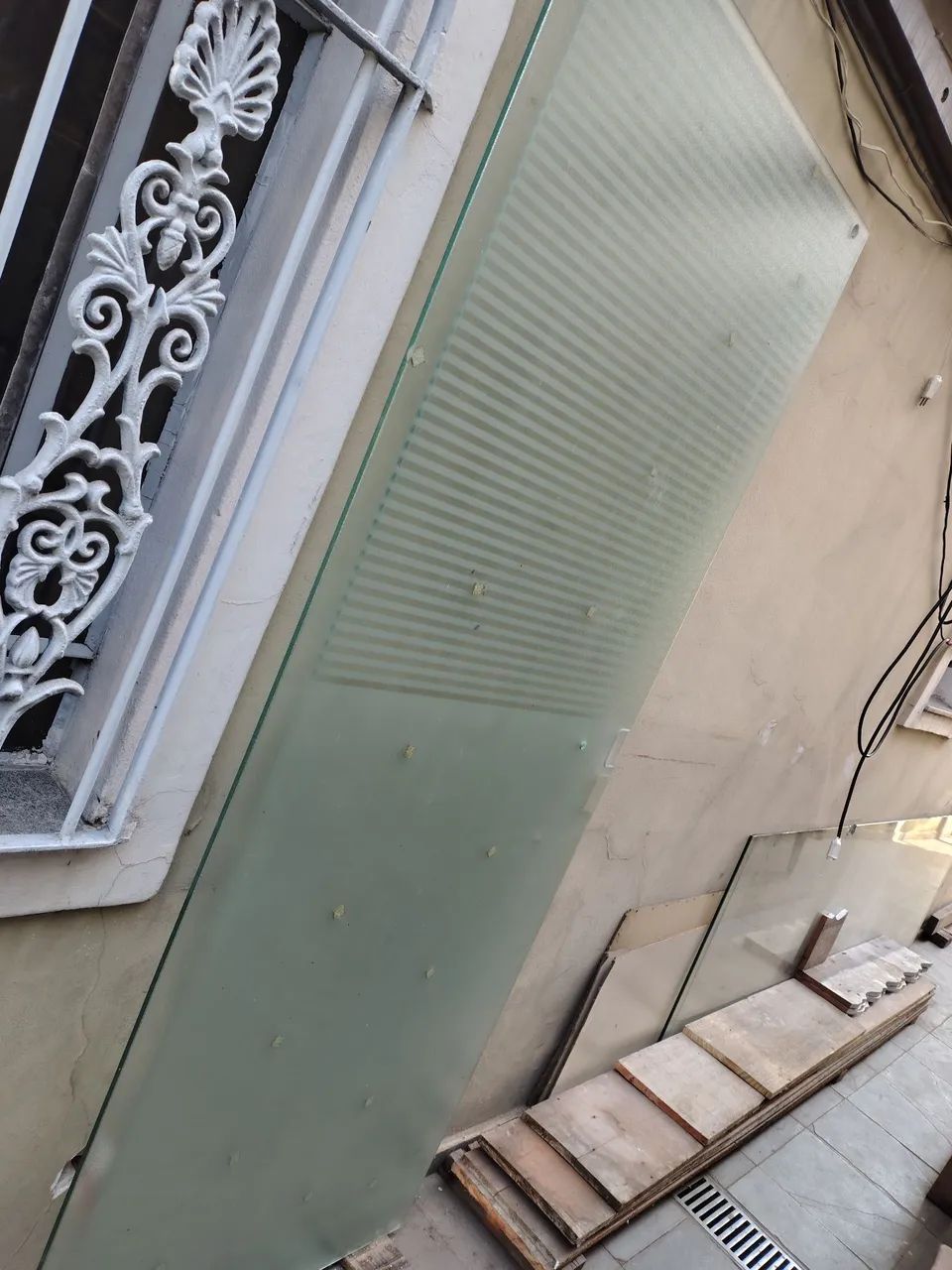 Portas vidro ,sem ferragens so vendo sem instalação sem entrega apenas retira - Foto 3