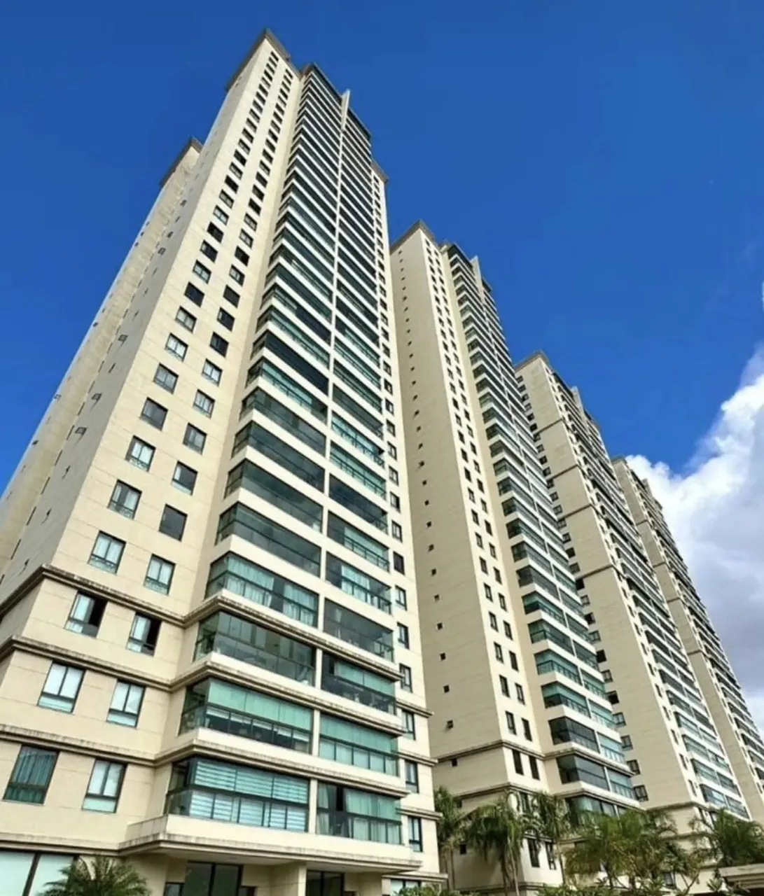 Oportunidade raríssima de venda no Elegance Garibaldi: 3/4. 103m2, nascente