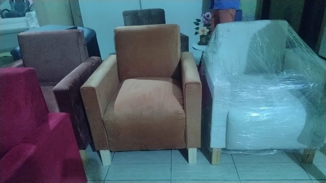 Sofá de 1 lugar c almofada e Puff - Foto 4