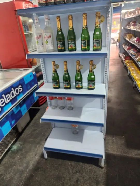 Pratileira de mercadinho 