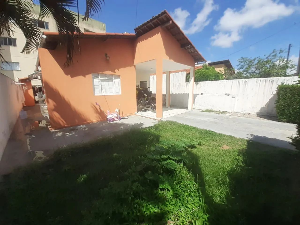 Casa em condominio,lado da sombra,energia solar, 3 quartos,1 suíte e closet -Planalto - Na
