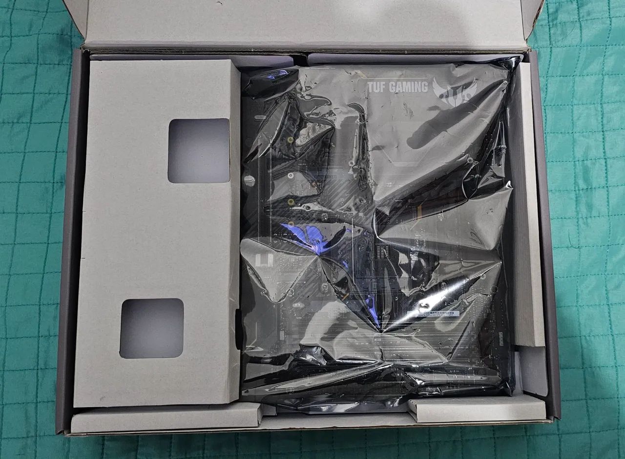 Placa-Mãe ASUS TUF Gaming X570-Plus/BR - Foto 2