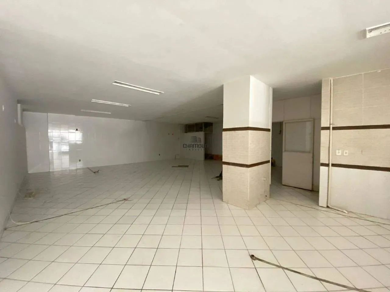 Loja com 220 M² em excelente localização no Centro de Guarapari. - Foto 5