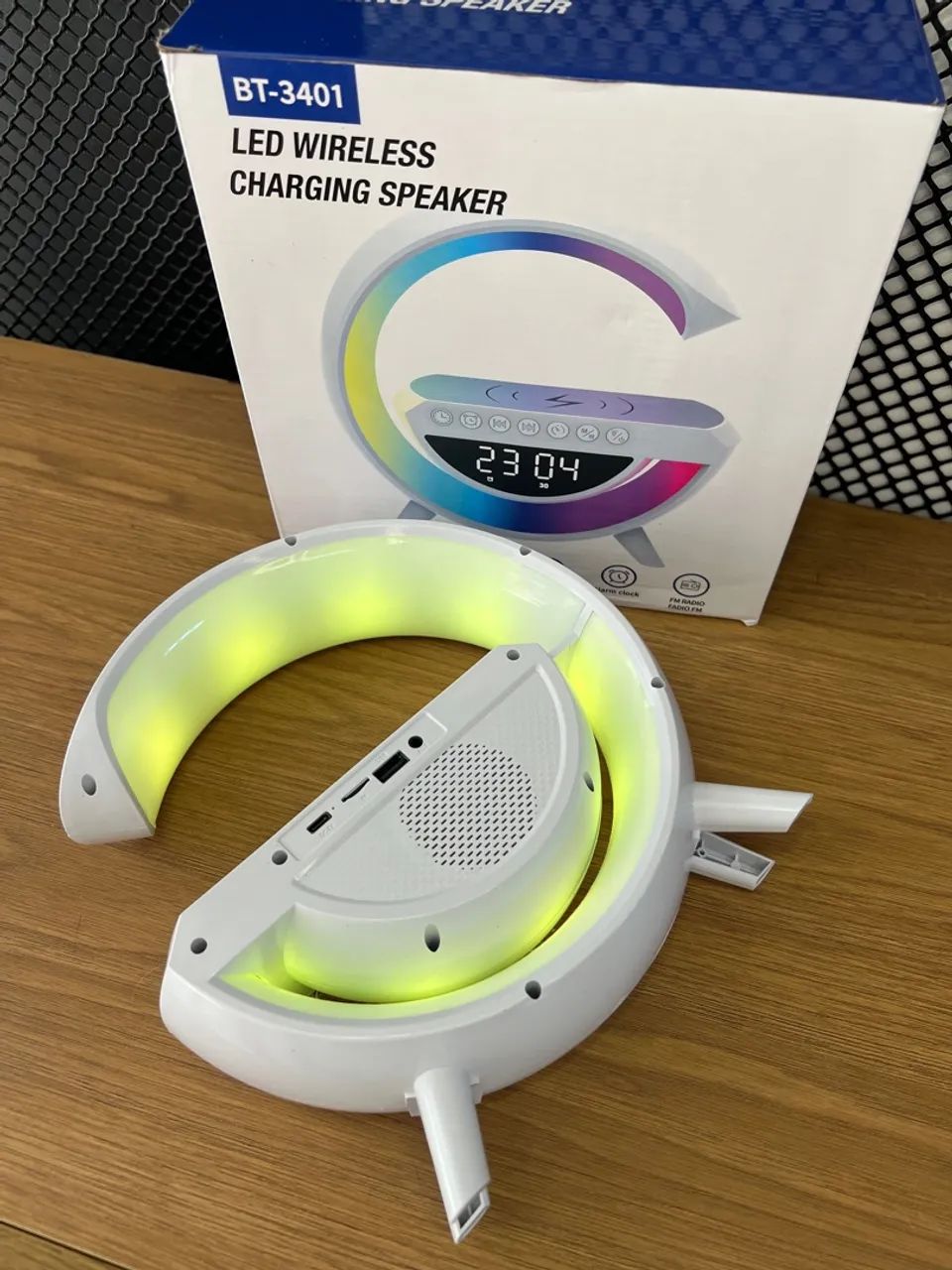 Luminária de Mesa LED com Bluetooth e Carregamento - Foto 4