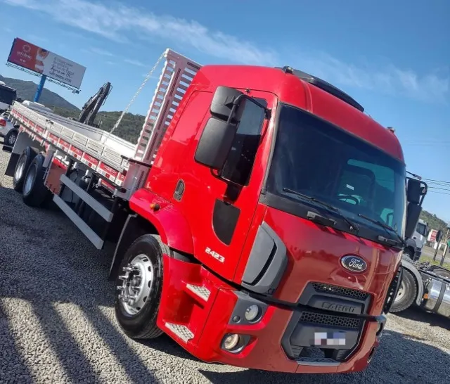 Ford cargo 2429 2015 6x2 carga seca