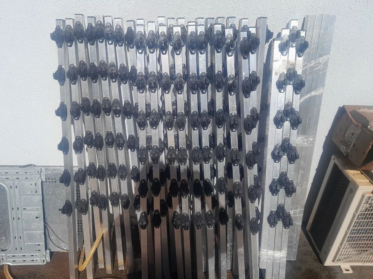 Big haste 28x28 1,20m 6 isoladores + Bobina de 500m de cabo de aço para cerca elétrica. - Foto 6