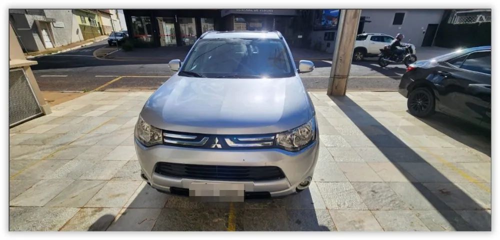 Outlander ótimo estado.  - Foto 3