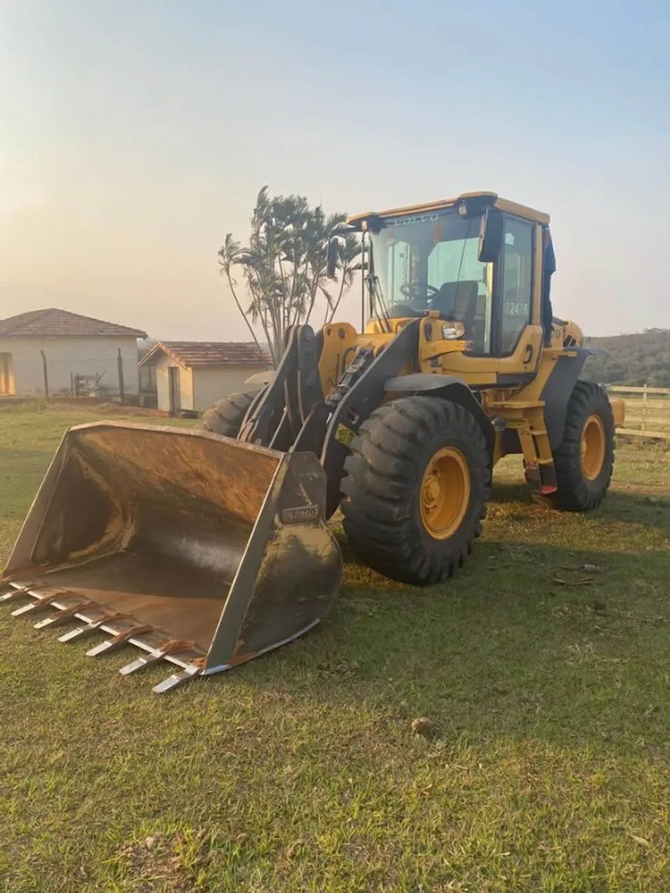 Pa carregadeira Volvo L60F ano 2021 - Foto 3