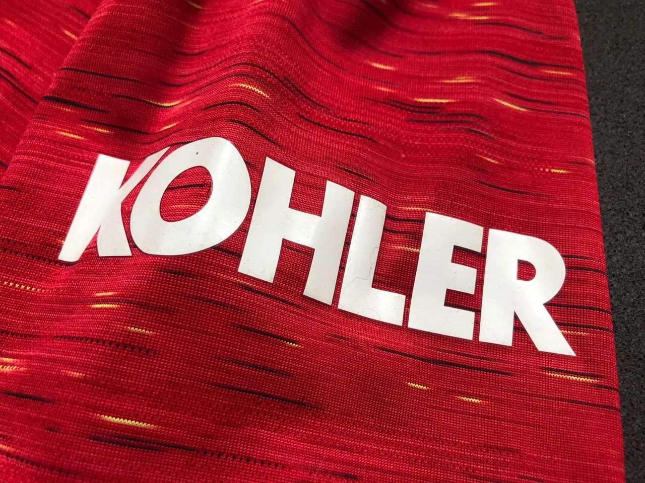 Camiseta oficial Manchester United Adidas 2020/21 - Tamanho M, sem número - Foto 5