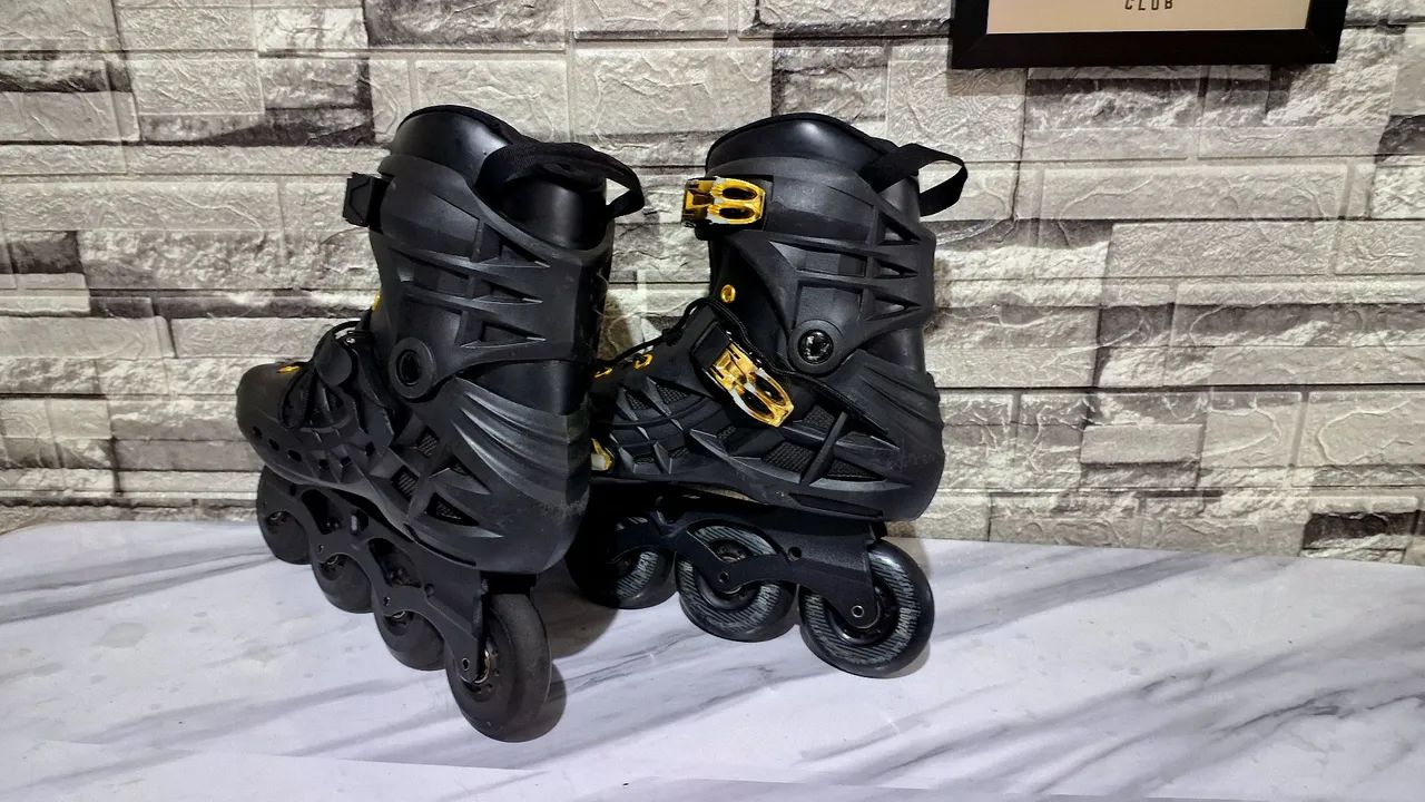 ÓTIMO ESTADO - Patins in-line Abec-7 Oxer Preto Dourado em ótimo estado Tamanho 40 - Foto 5
