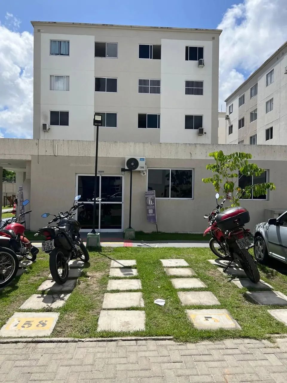 APARTAMENTO DE REPASSE NO SOLAR DAS ÁGUAS COM PISO EM PORCELANATO - Foto 4
