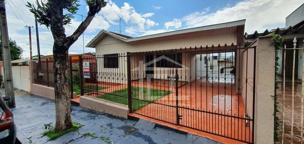 Casa com 3 quartos para alugar, 80 m² por R$ 1.850/mês - Jardim Petrópolis - Londrina/PR