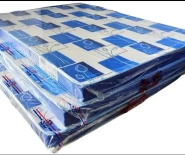 Colchão Casal D20 de 12 cm de espuma ( altura ) novos no plástico!!! - Foto 2