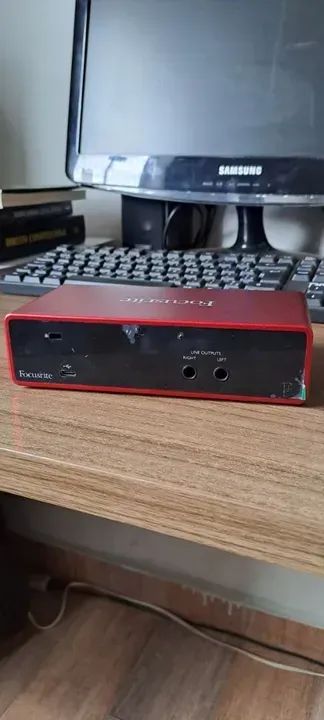 Home Stúdio: Placa de Áudio Focusrite 2i2 + Headphone + Microfone e Acessórios - Foto 5