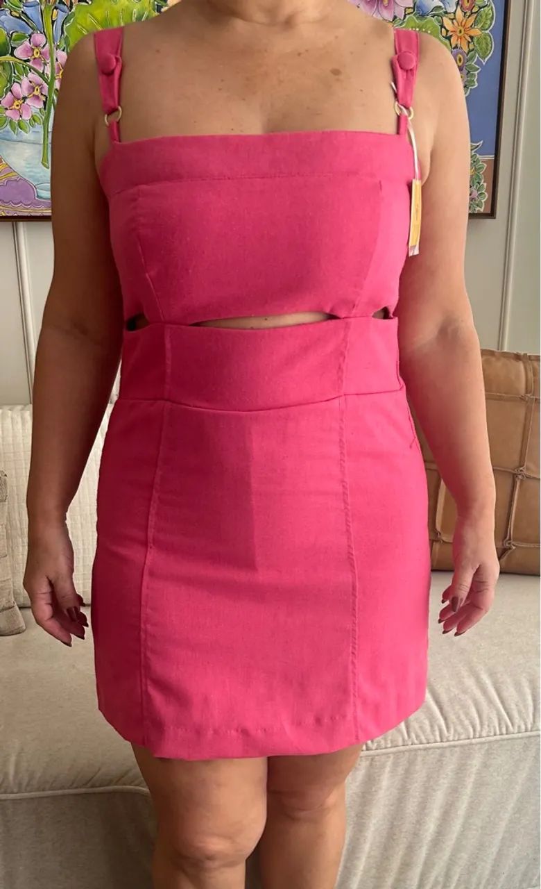 Vestido Rosa com Detalhes Modernos - Foto 4