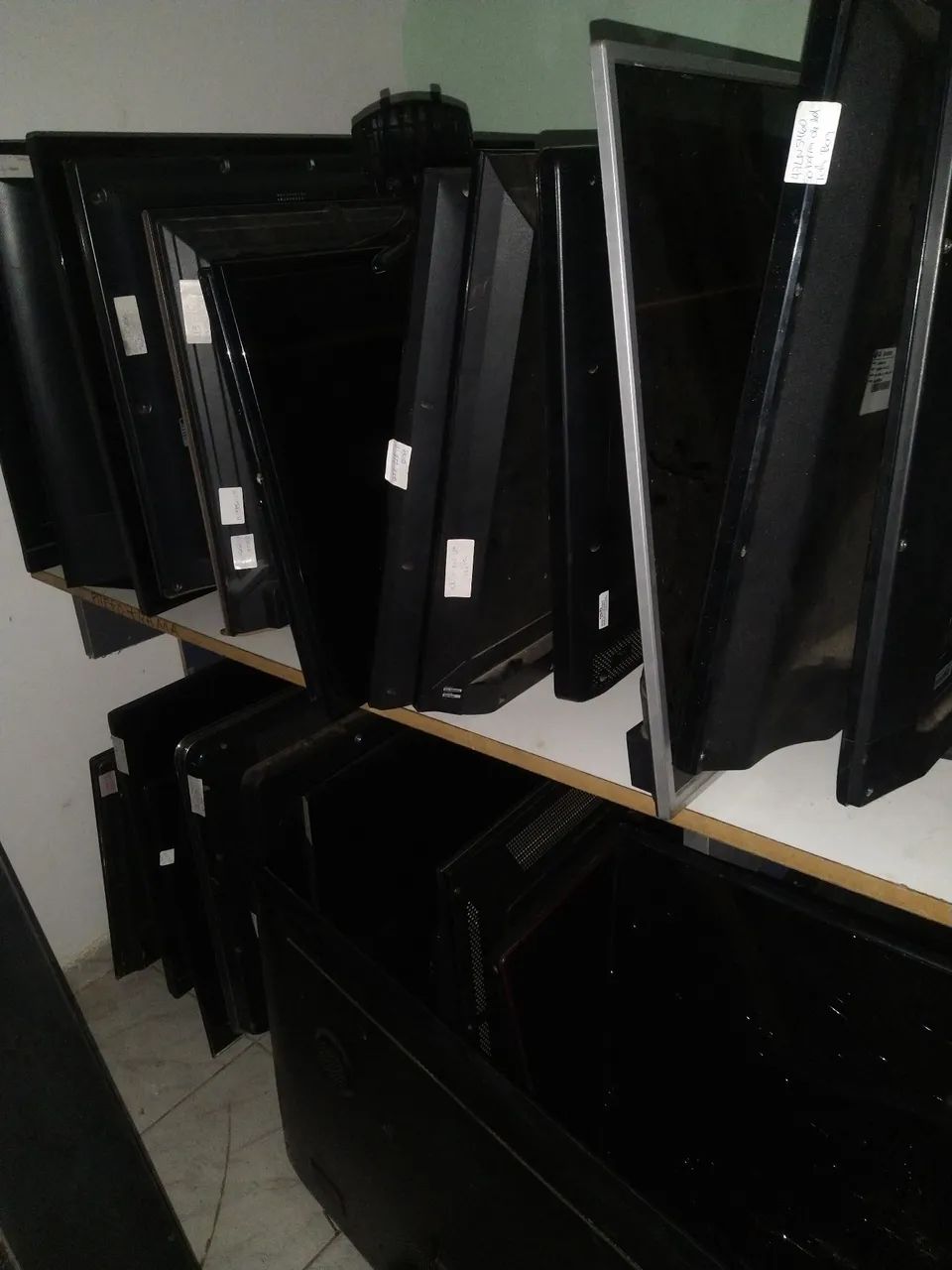 Lote de TVs com tela quebrada 