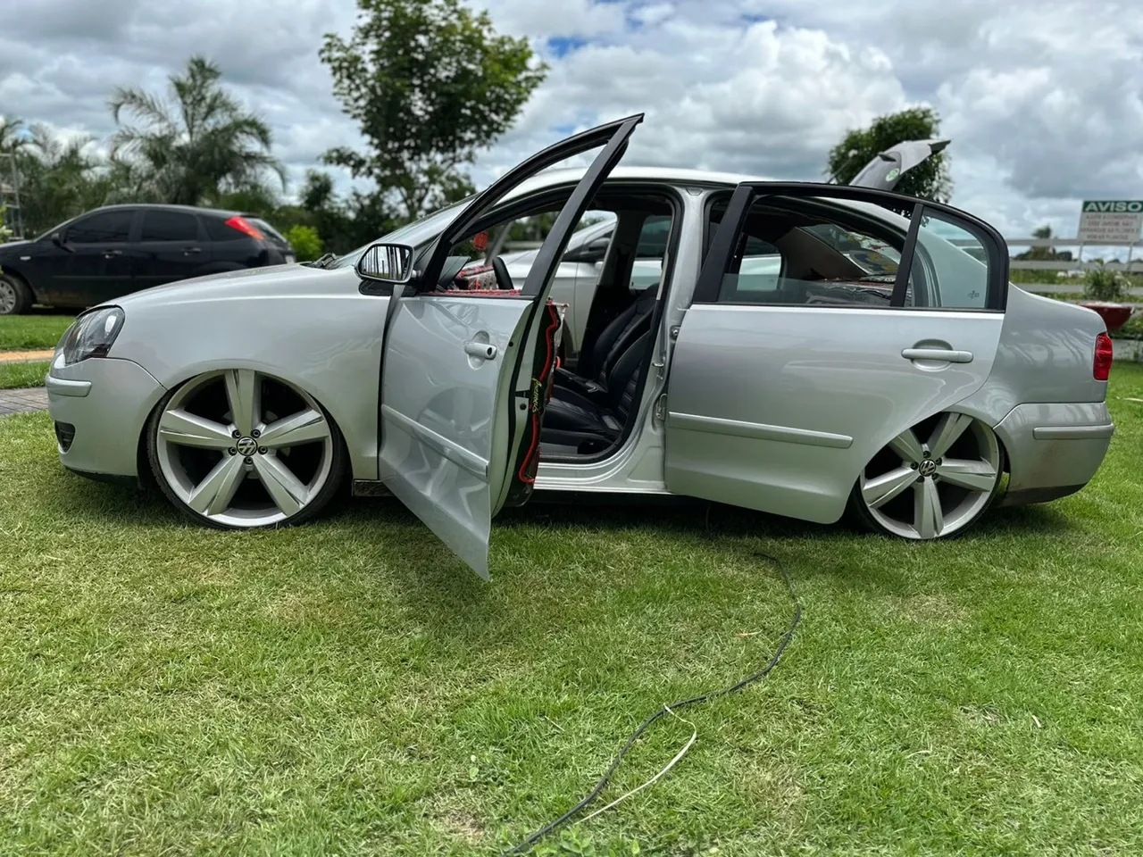 POLO SEDAN 2010