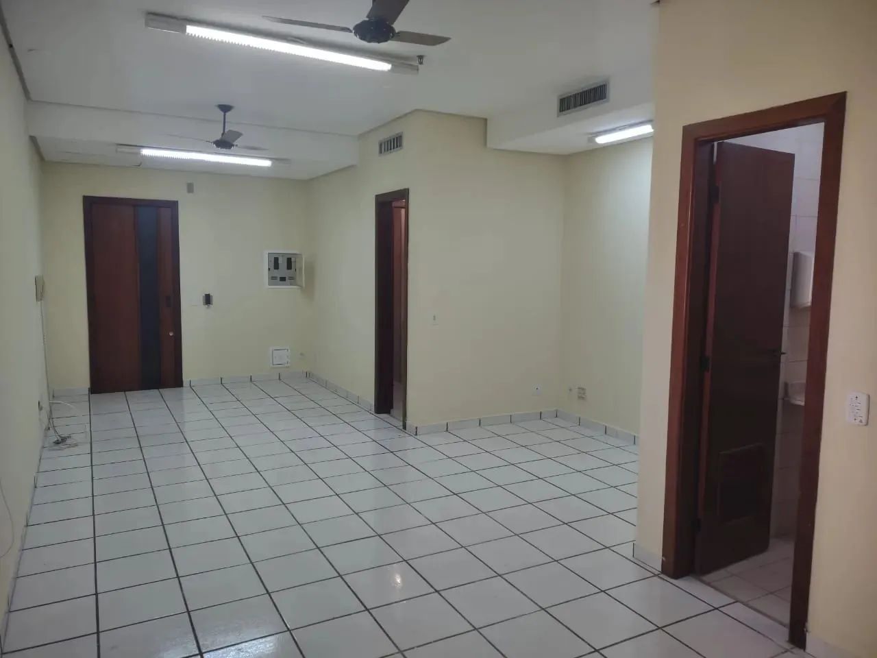 Centro comercial para aluguel possui 42 metros quadrados em Vila Seixas - Ribeirão Preto - - Foto 5