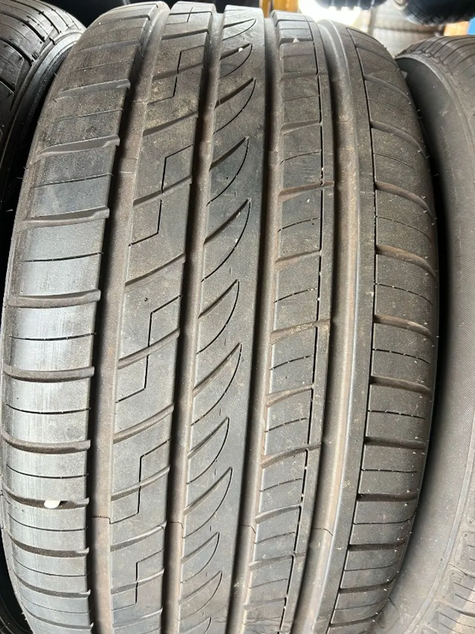 Pneu 285/45/19 Prinix 98 % Vida Util.