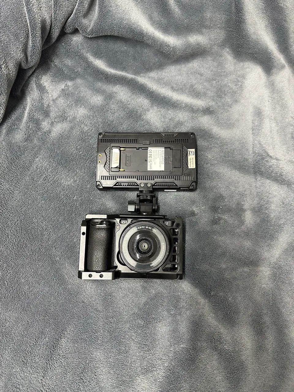 Sony a6500 + cage + monitor feelworld