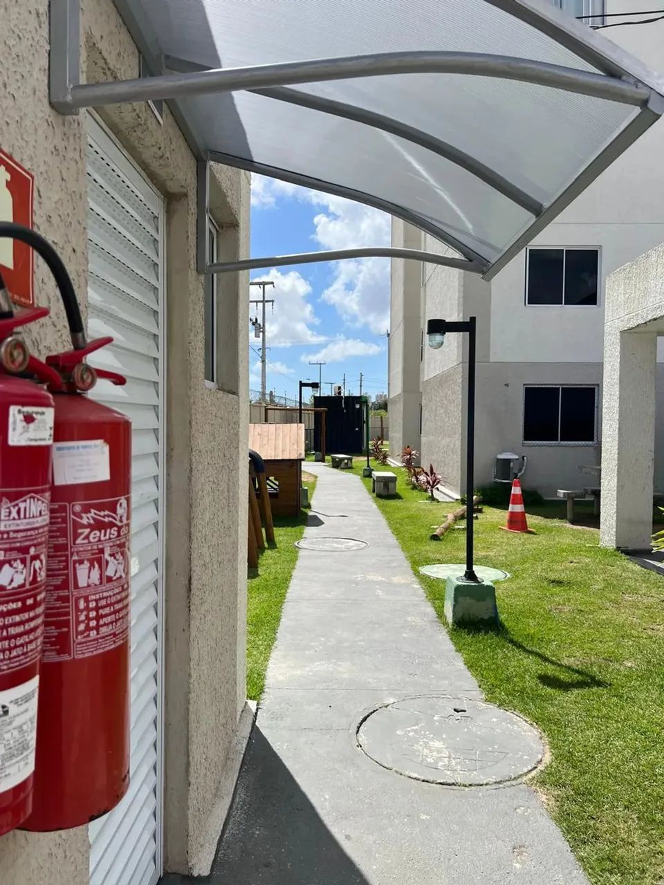 APARTAMENTO DE REPASSE NO SOLAR DAS ÁGUAS COM PISO EM PORCELANATO - Foto 2