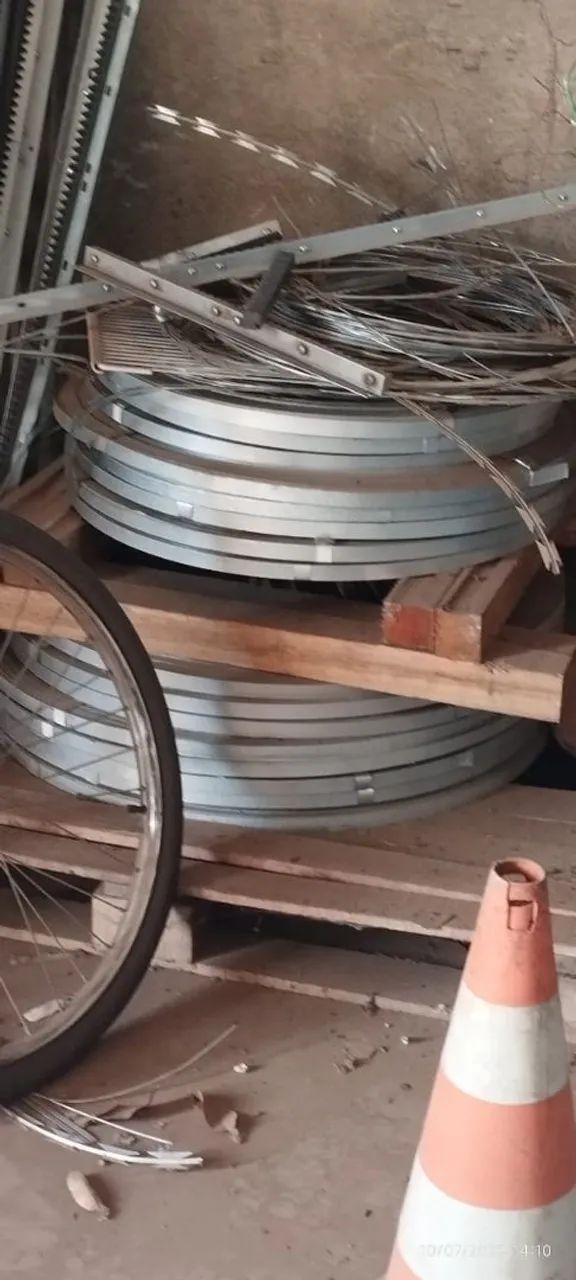 Máquina de fabricação de concertina 64296125055747121