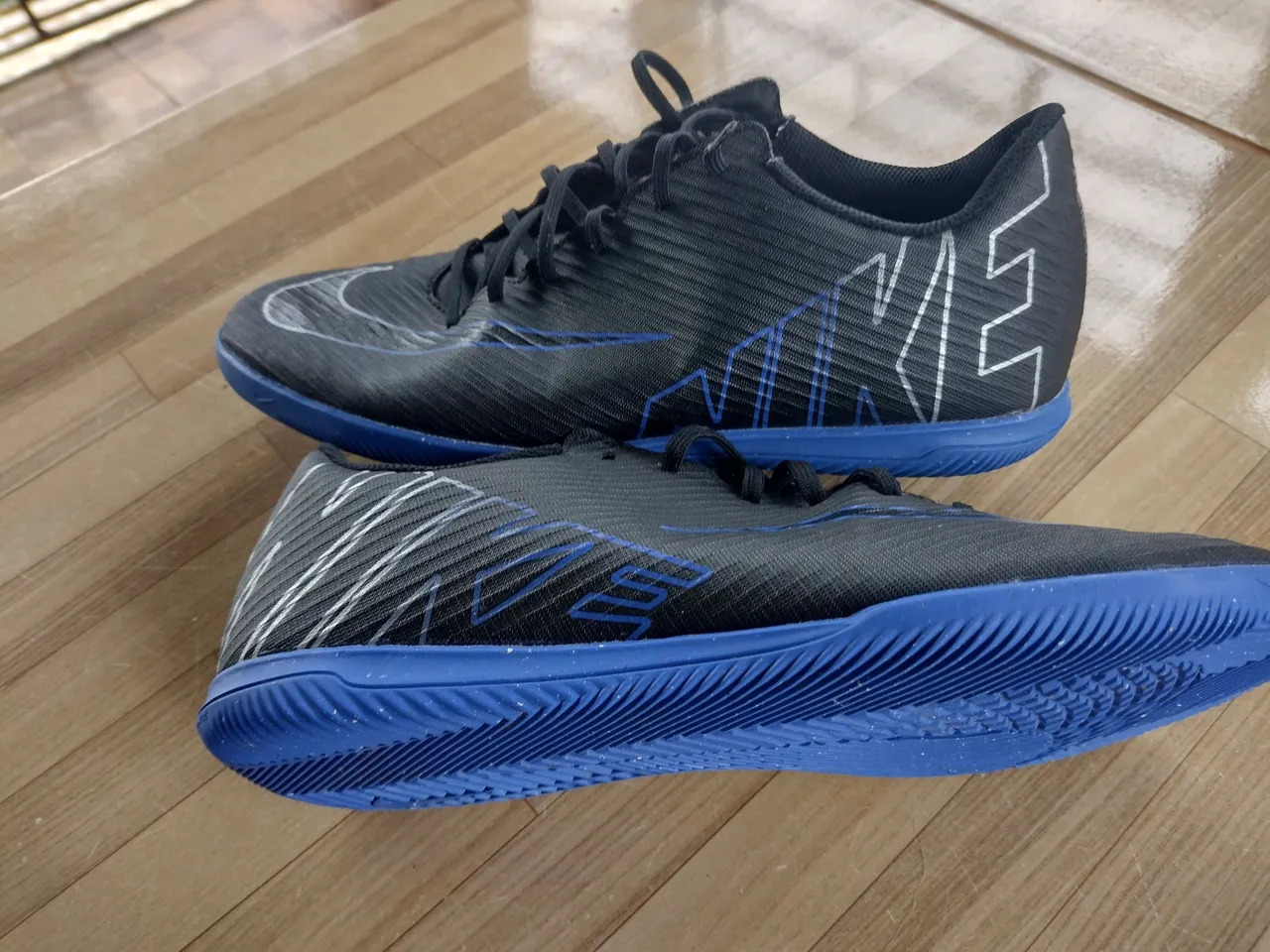 Tênis Nike Futsal - Tamanho 43