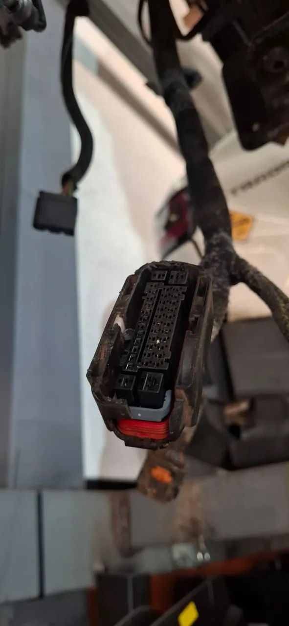 Plugue/Tomada do Módulo ABS Peugeot 208 2021 - 2025