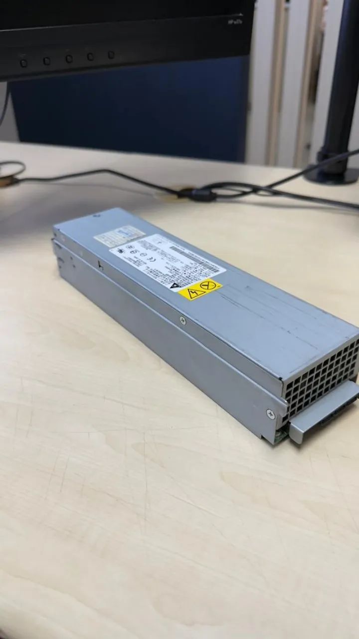 Fonte para servidor IBM, modelo DPS980CB, 920 Watts DELTA ELETRONICS. - Foto 2