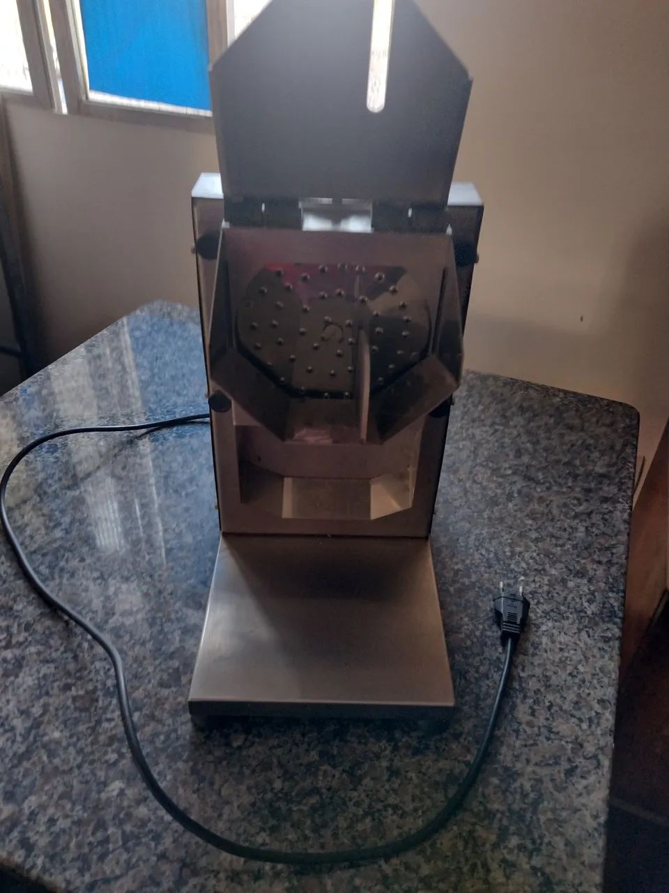 Máquina de Ralar Queijo, Côco, Linguiça, Aipim e etc. Uso Industrial 