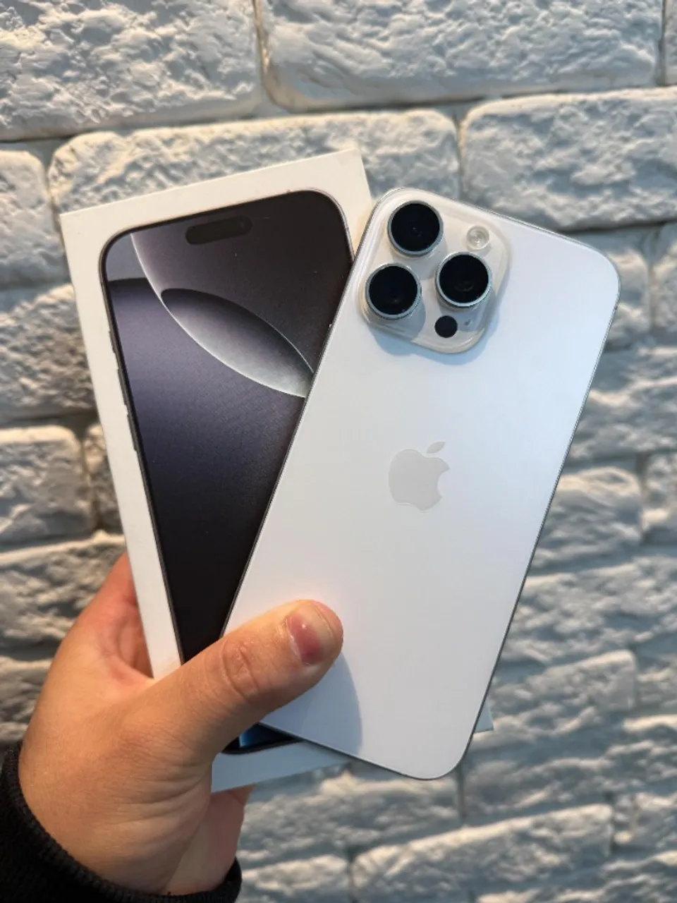 Iphone 16 Pro Max 256GB Titanio Branco (Novo com garantia saude 100% - Chip fisico)