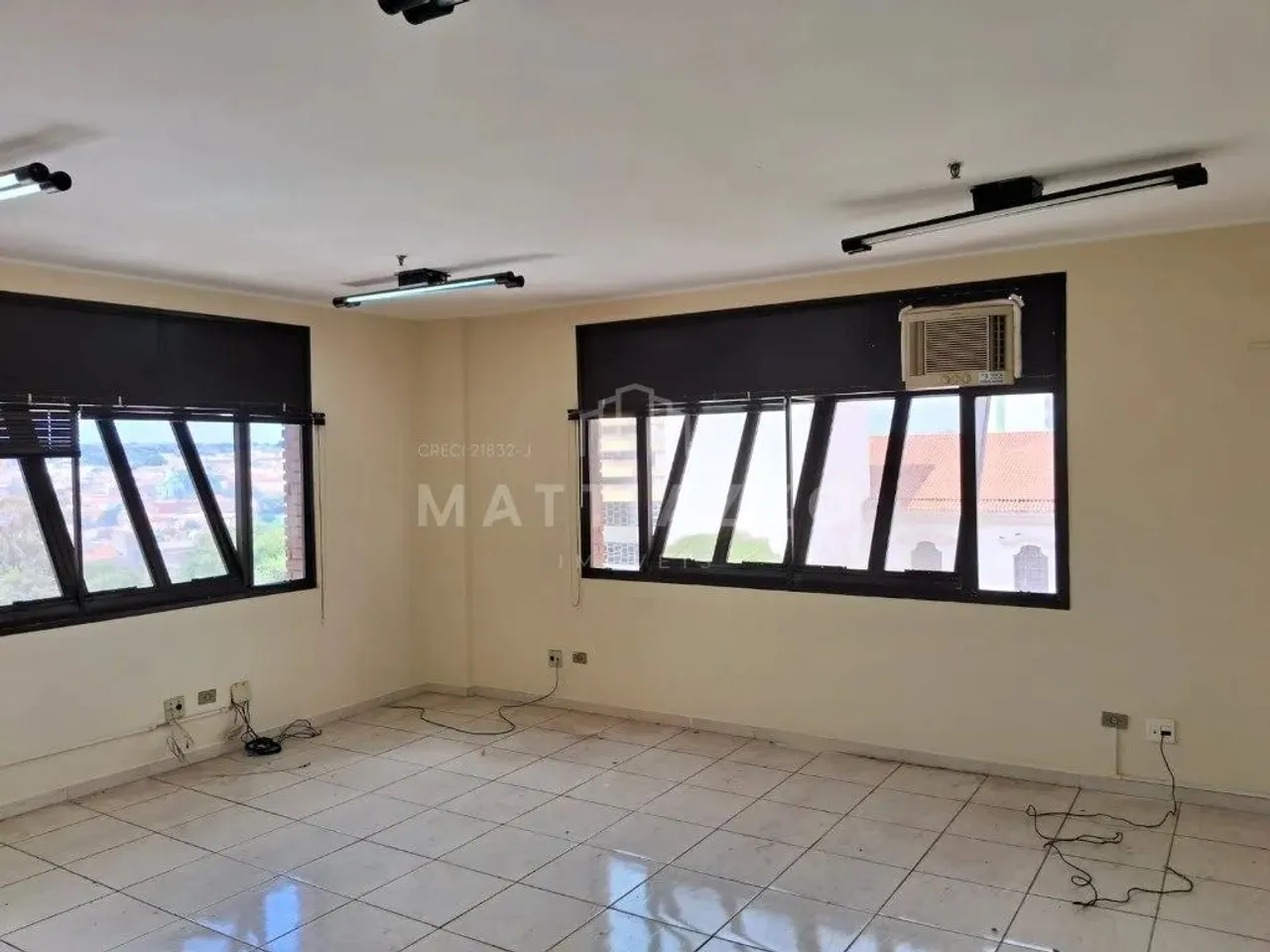 Salas comerciais para locação, no Centro em Limeira/SP.