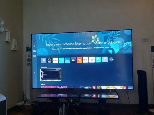 Smart TV 85? 4K Samsung Ultra HD 85DU8000 com processador Crystal 4K, e controle sem pilha