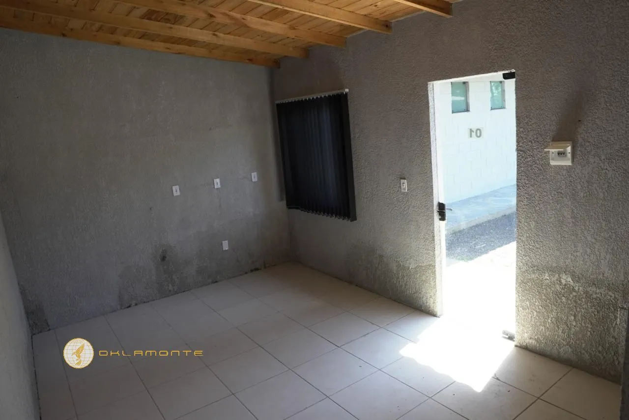 Casa com 1 Quarto(s) e 1 banheiro(s) para Alugar, 17 m² por R$ 840 / Mês