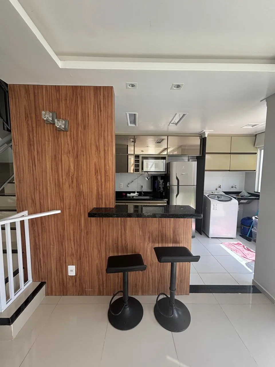 Alugo casa MOBILIADA em condomínio com 3 quartos