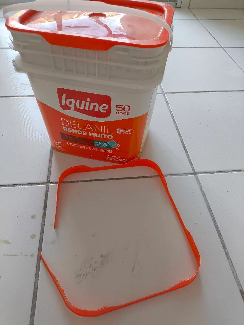 Tinta acrílica cor PALHA