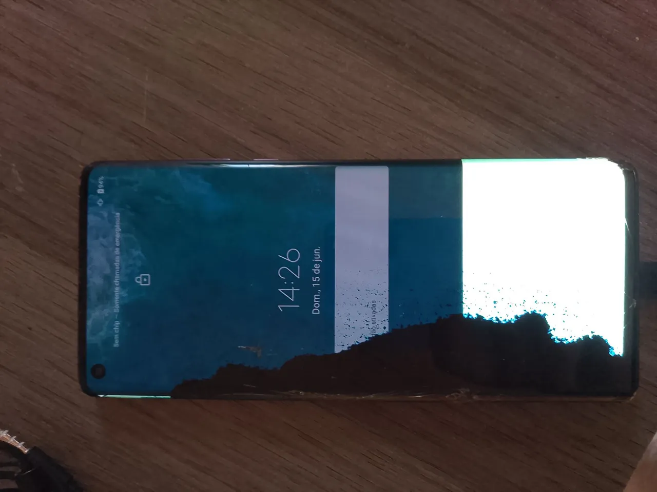 Motorola moto Edge 20 apenas com tela trincada só trocar a tela