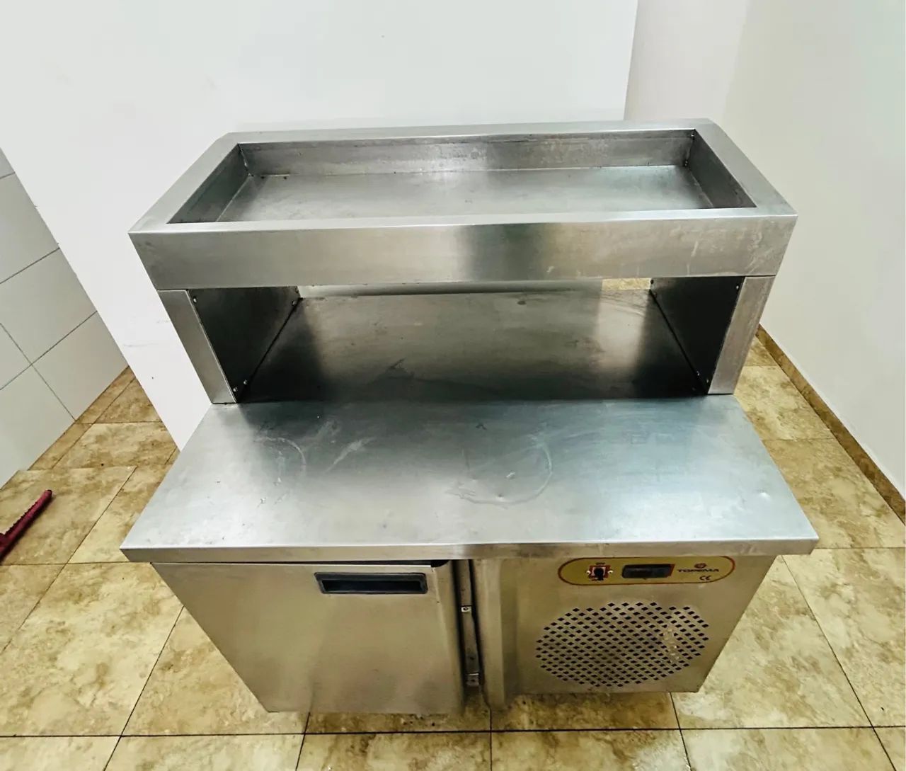 Balcão Refrigerado em Aço Inox com pista fria para Restaurante