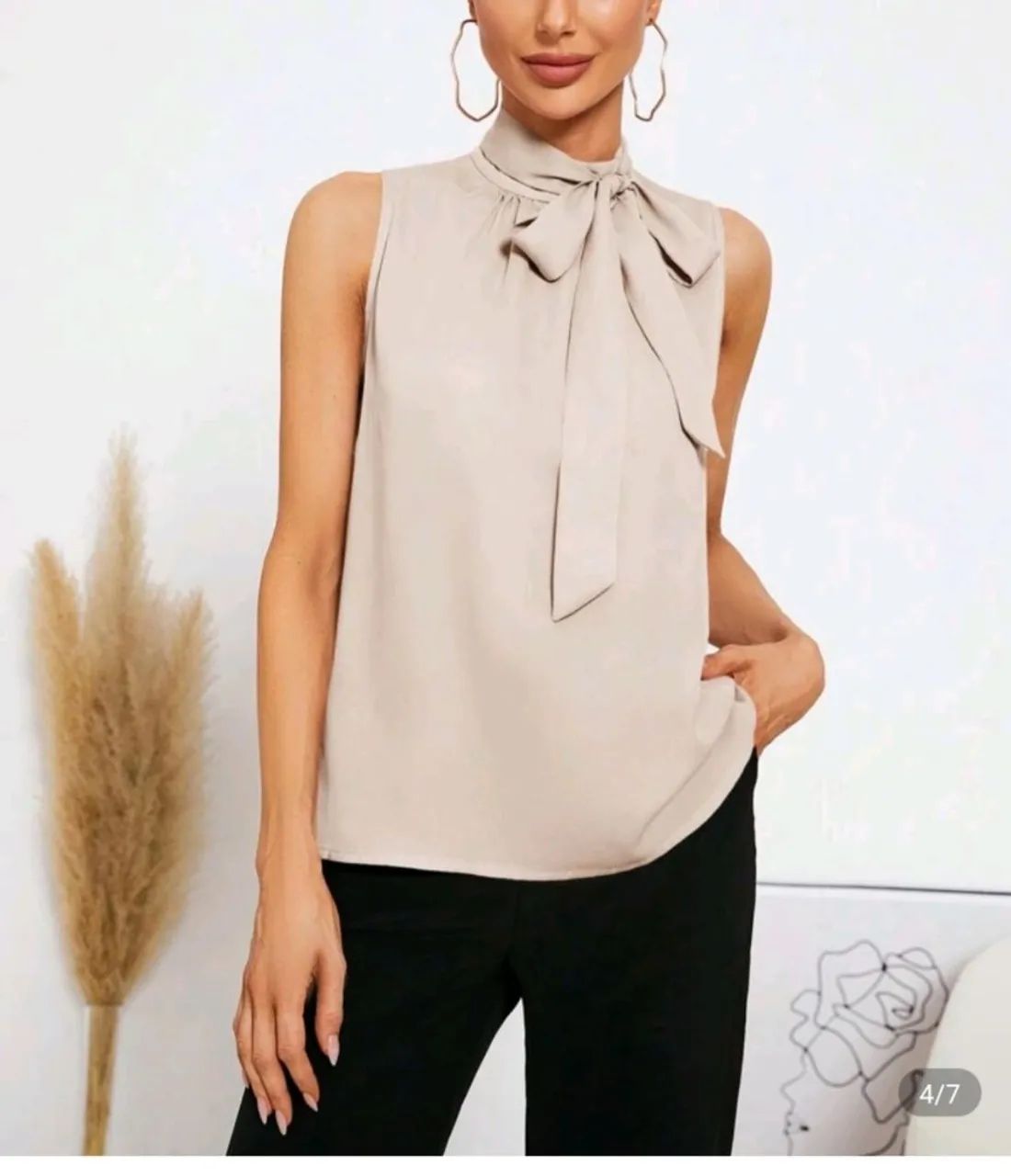 Blusa Feminina com Laço no pescoço. - Foto 2
