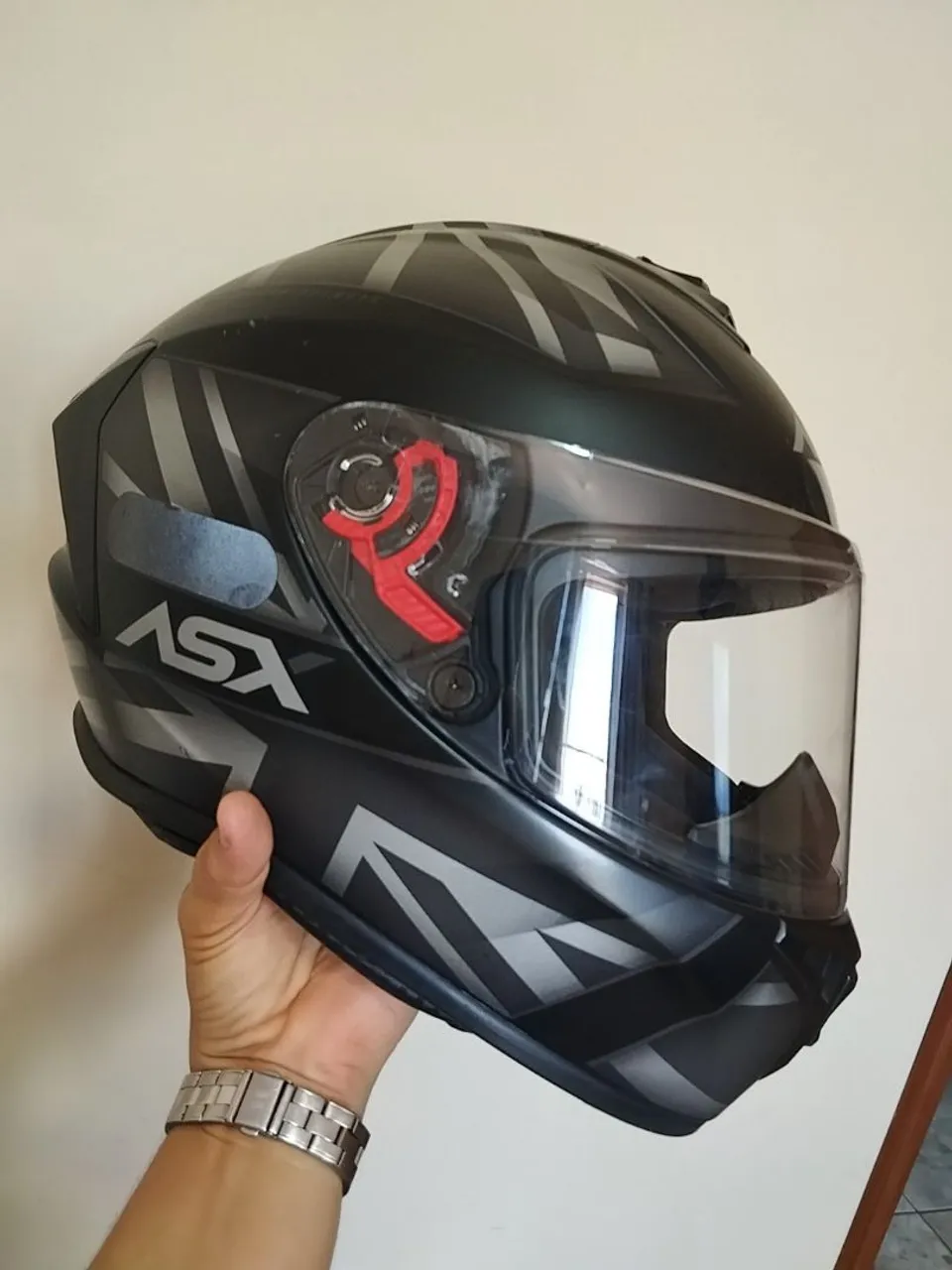 Capacete de Moto ASX - Design e Segurança