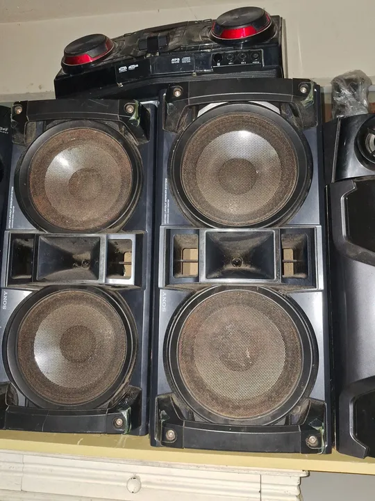Vendo par Som Sony original 300wt