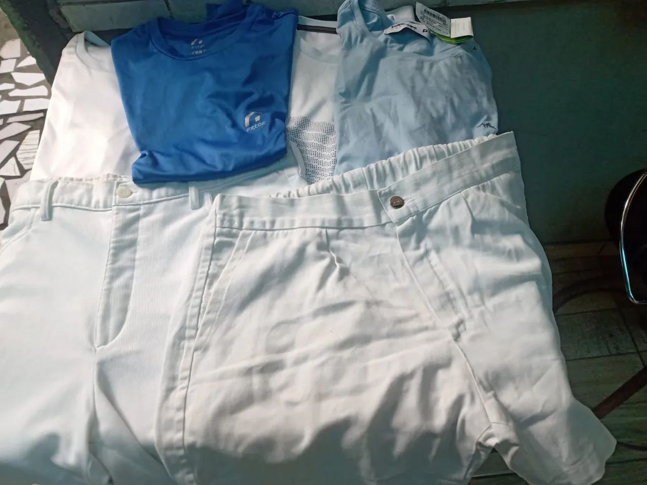 R$29 Bermudas/ Camisas 6 peças.